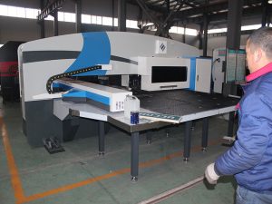 сервозахранващ източник и използвана амада cnc куполна преса