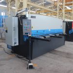 хидравлична машина за рязане на метални пластини